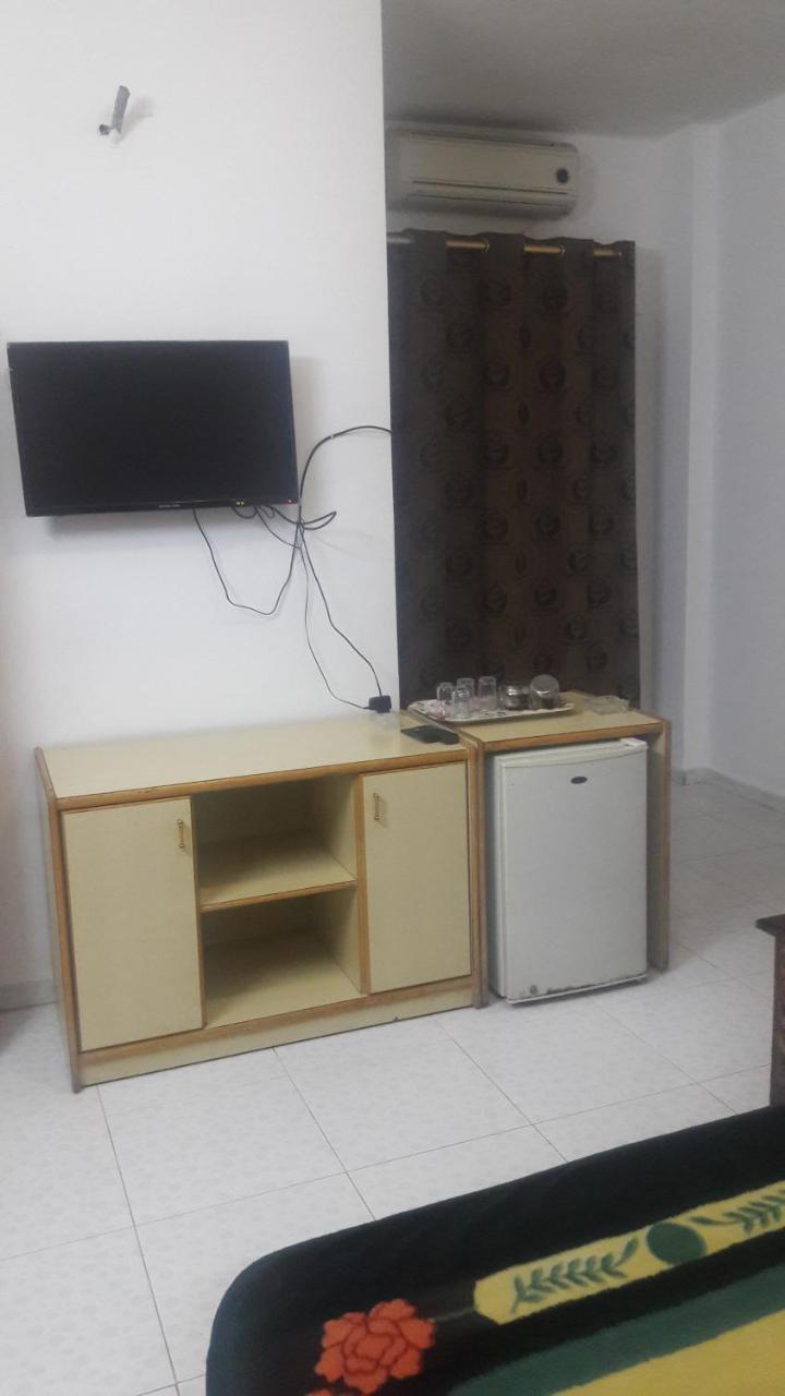 Al Seoudi Furnished Units Apartment Az Zarqa Exterior foto